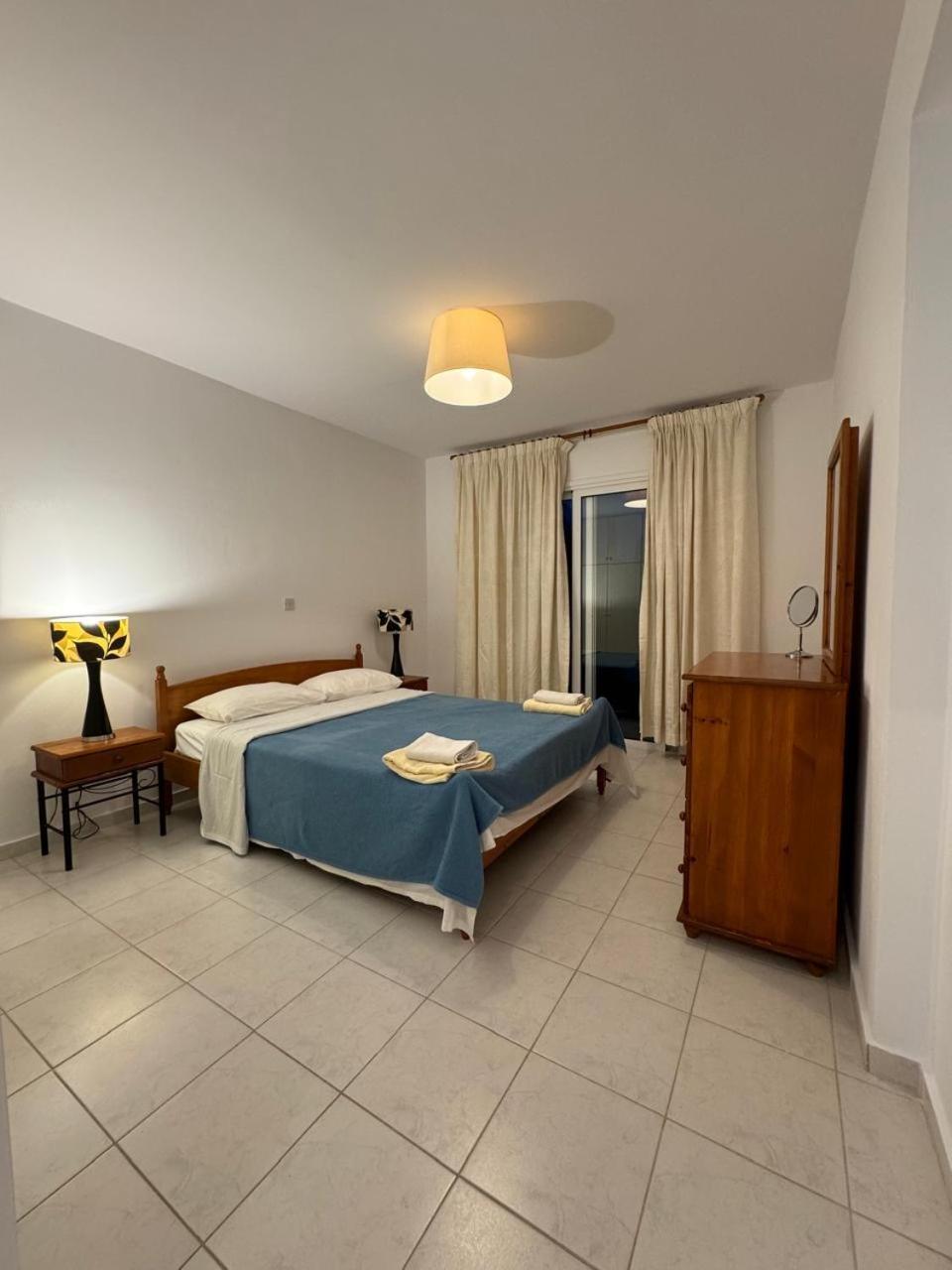Beautiful 1-bd Ap Near The Historic Places Appartement Paphos