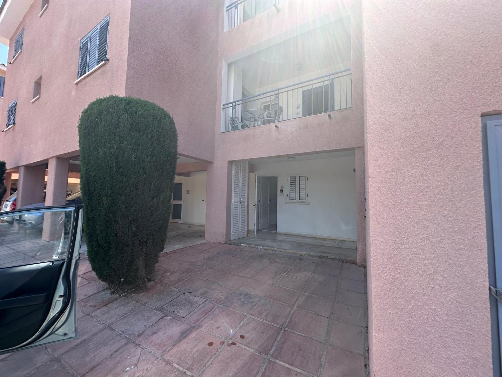Beautiful 1-bd Ap Near The Historic Places Appartement Paphos